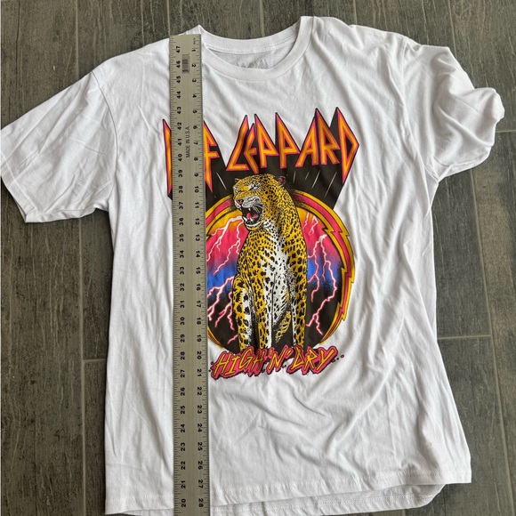 Def Leppard Women’s High and Dry White Graphic T shirt NWOT - Picture 5 of 14